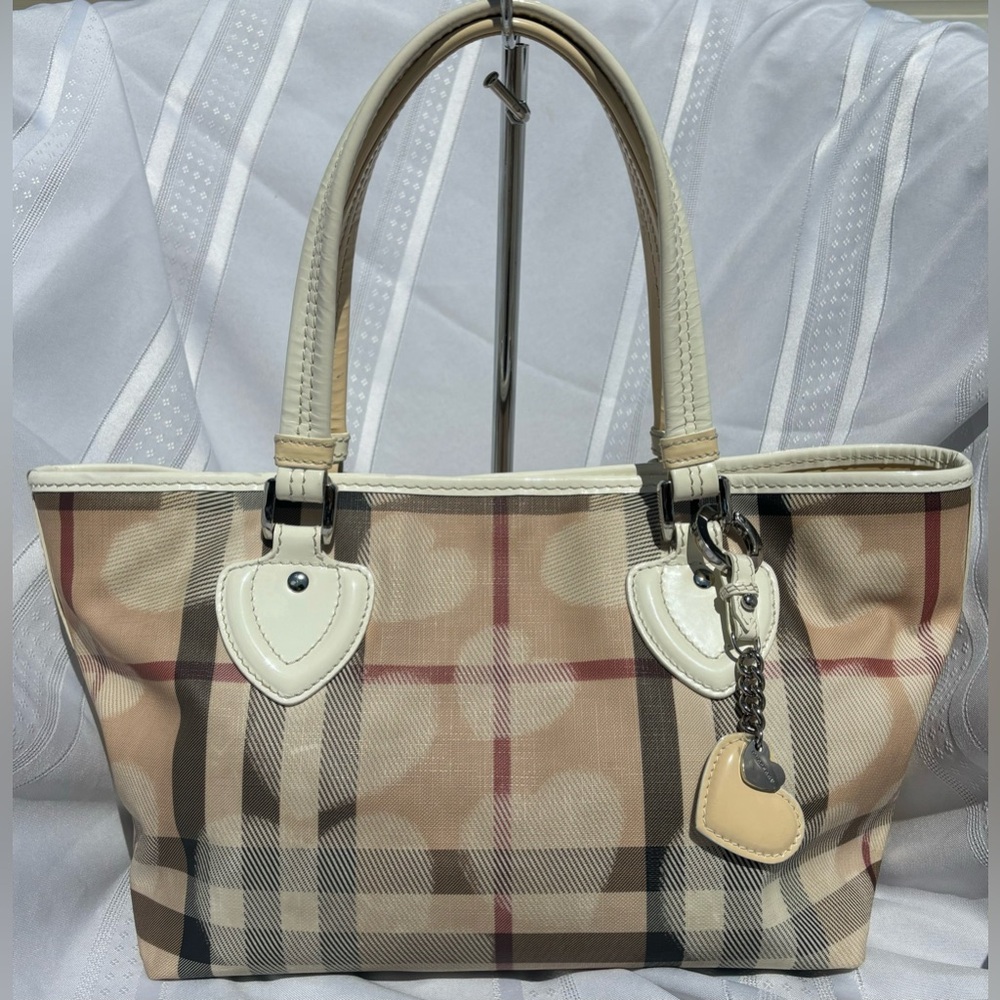 Burberry EUC Nova Check Rare Purse